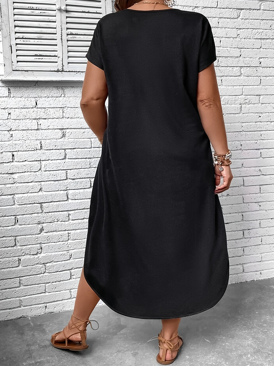 Bauluvio - Plus Size V-Ausschnitt Kleid mit kurzen Ärmeln