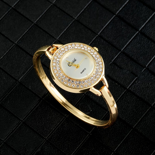 Luxuriöse Quarz-Armreif-Uhr mit Strass