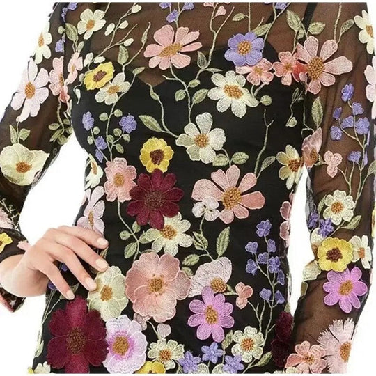 Bauluvio - Kleid mit Blumenstickerei